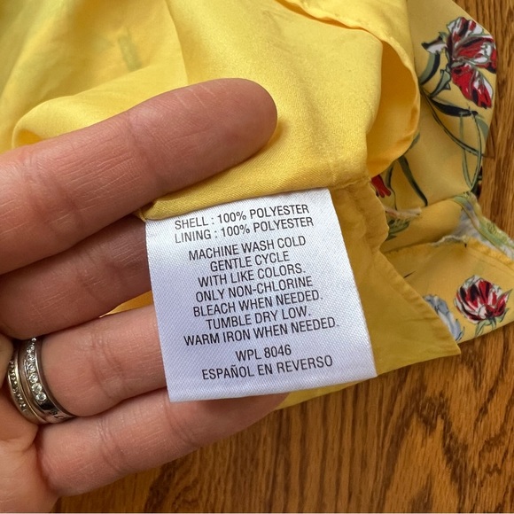 Maison Jules Women's Size Medium Dress V neck button down yellow floral - Picture 7 of 7